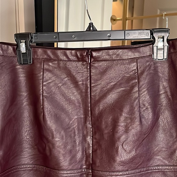 Faux Leather Maroon Mini Skirt - Picture 3 of 4